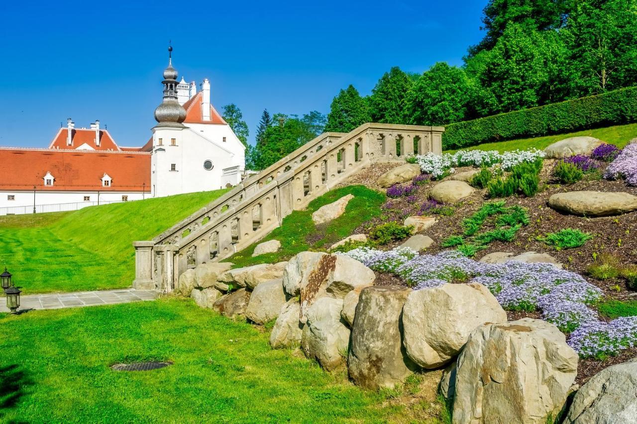 Schloss Thalheim Sankt Poelten Exteriör bild