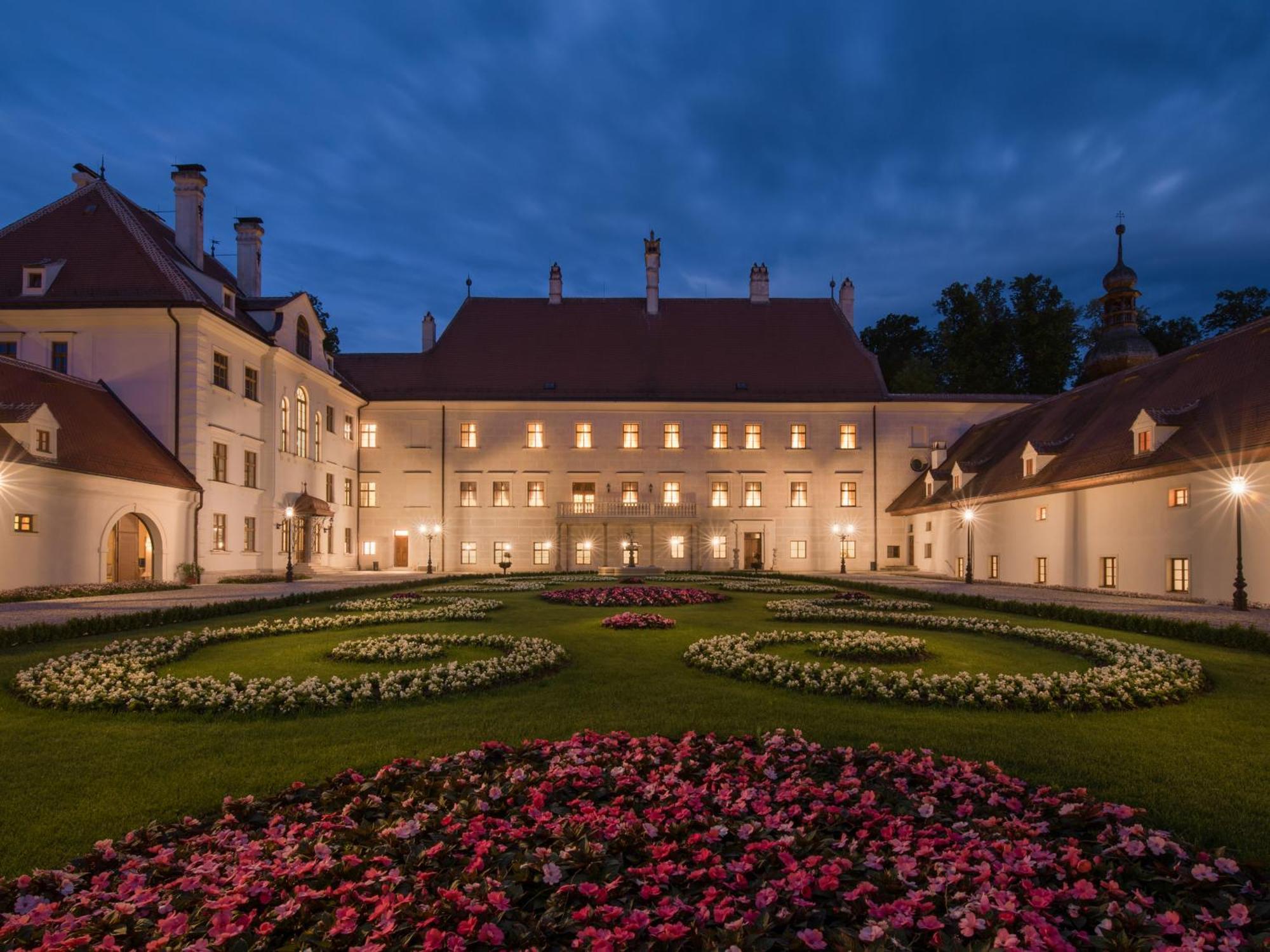 Schloss Thalheim Sankt Poelten Exteriör bild