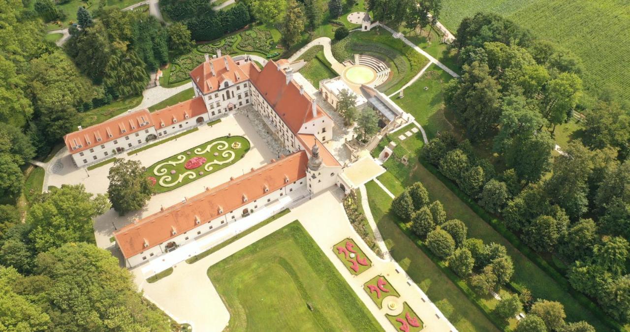 Schloss Thalheim Sankt Poelten Exteriör bild