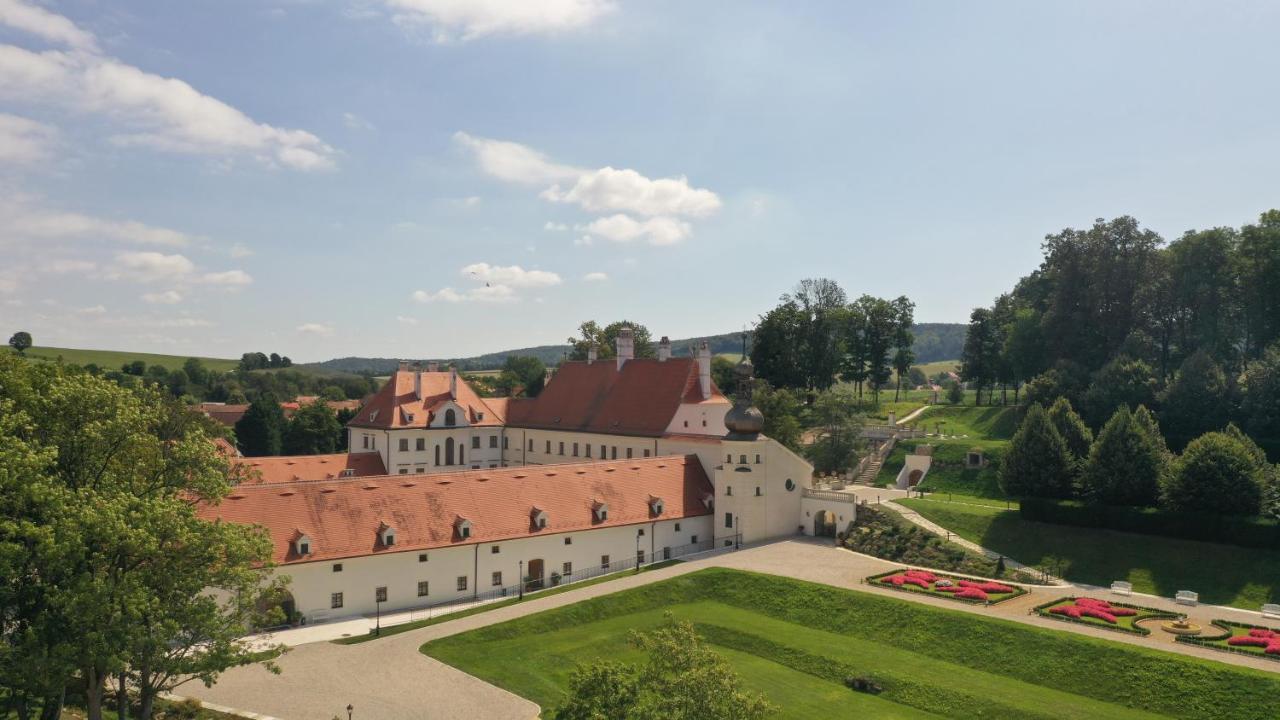 Schloss Thalheim Sankt Poelten Exteriör bild